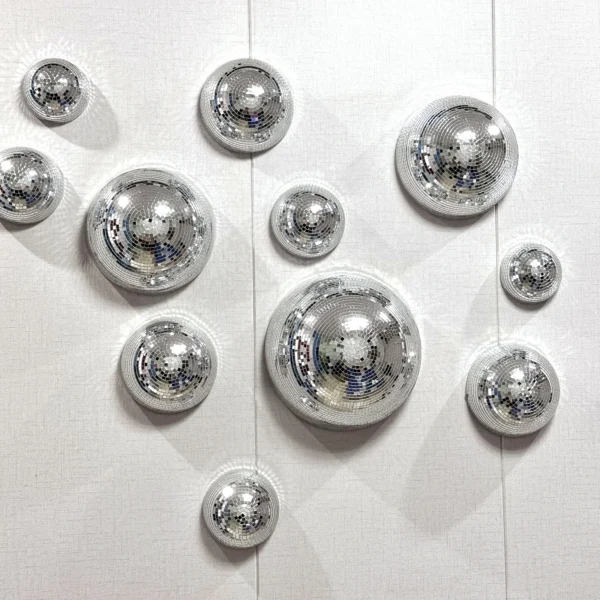 S82cdb852f55f40fbbb9d0a06f71b83403.webp Mirrored Wall Disco Ball Decoration